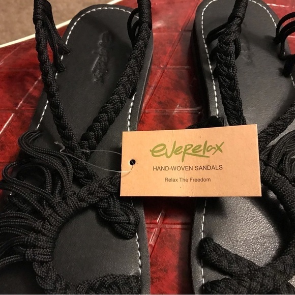 NWT Everelex Hand Woven Sandles - Picture 2 of 9